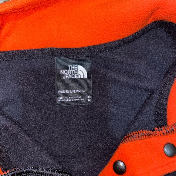 The North Face 1/4 Button Up Fleece - Picture 7 of 7